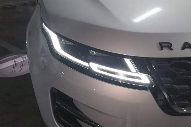 Used Land Rover Range Evoque 2021 Range Rover Velar 249 PS R-Dynamic S Performance Edition
