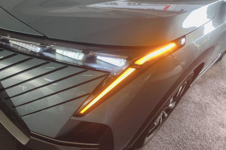 Used GAC Trumpchi EMKOO 2022 1.5T Supernova Pro Edition Left Front Headlight