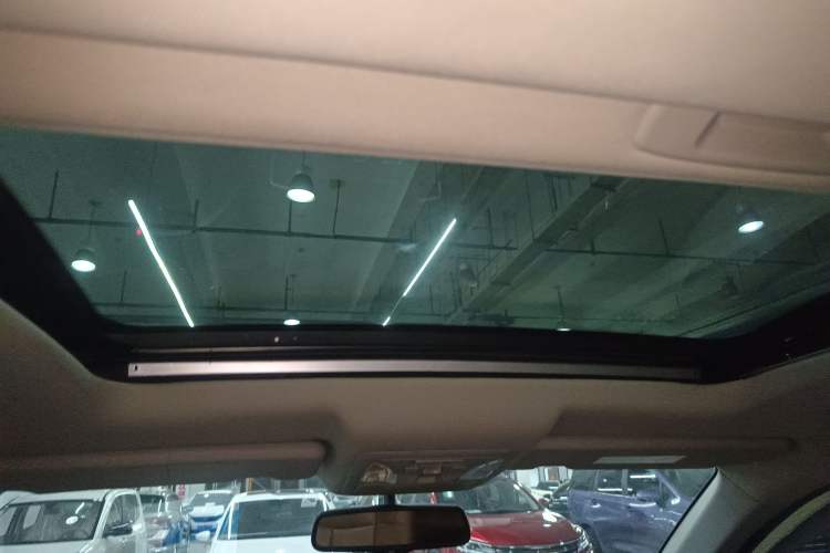 Used Dongfeng Fengdu MX5 2016 2.0L Automatic Flagship Edition
