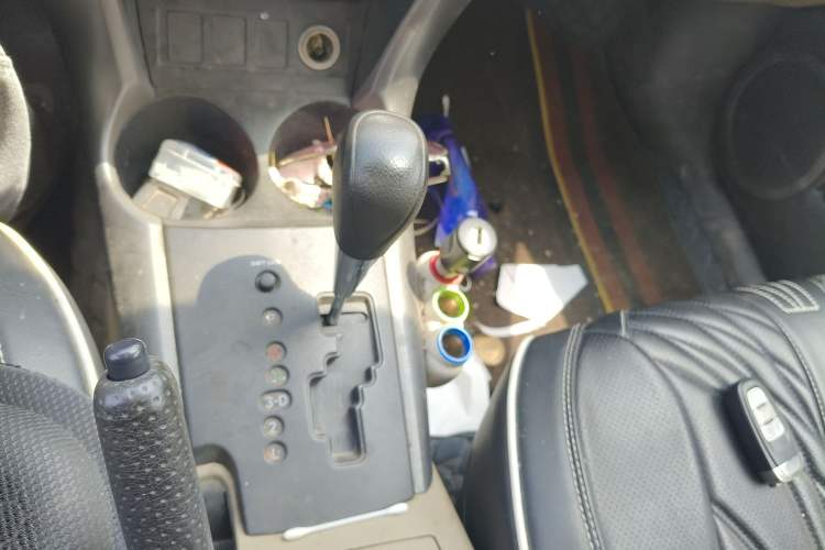 Used Toyota RAV4 2013 2.0L CVT Two-Wheel Drive Urban Edition Gear Lever