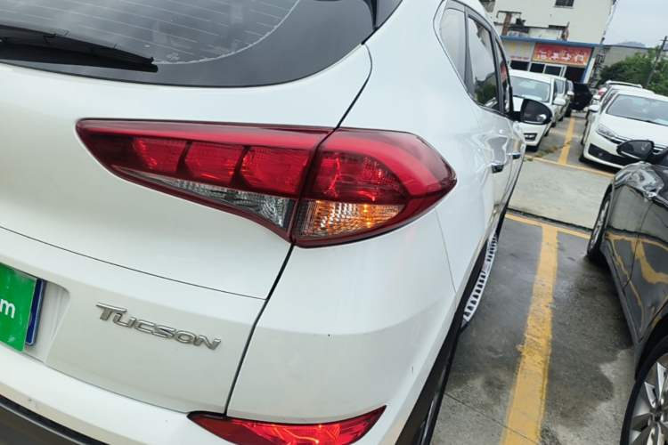 Used Hyundai Tucson 2015 1.6T Dual-Clutch Two-Wheel-Drive Smart Model Right Rear Taillight