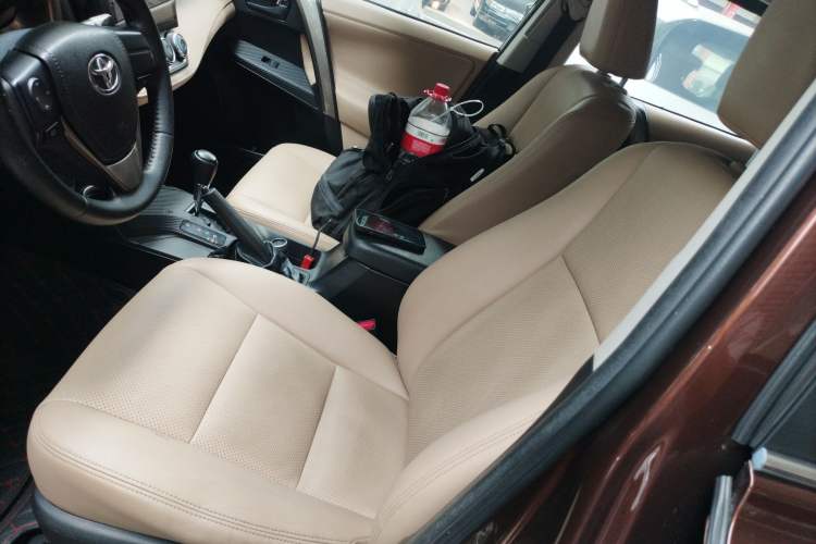 Used Toyota RAV4 2013 2.0L CVT Two-Wheel Drive Urban Edition
