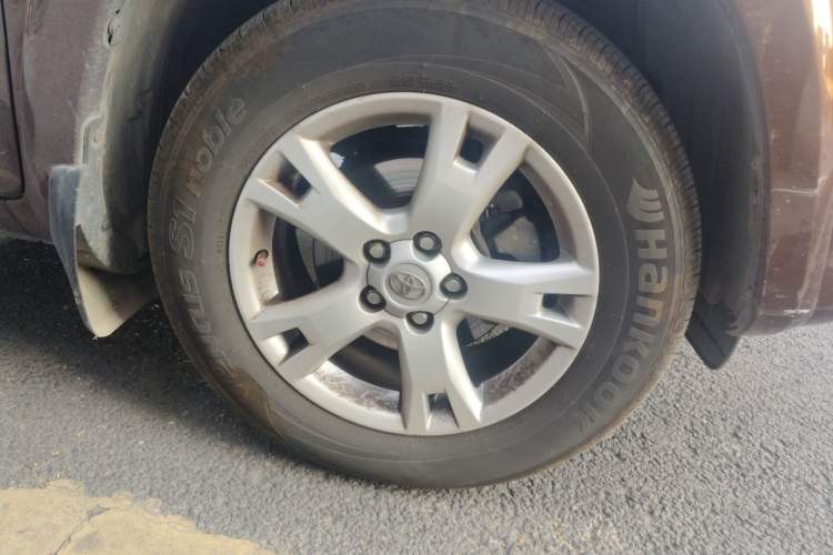Used Toyota RAV4 2011 2.0L Manual Luxury Edition Right Front Wheel Hub