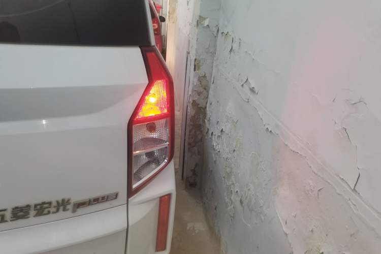 Used Wuling Hongguang PLUS 2019 1.5T Manual Comfort Version 7 Seats Right Rear Taillight