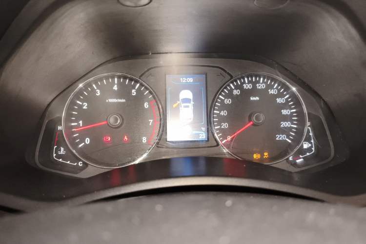 Used FAW Senya R7 2017 1.6L Automatic Smart Version
