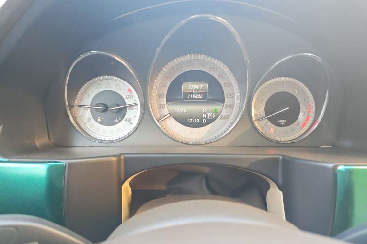 Used Mercedes-Benz GLK-Class 2013 GLK 300 4MATIC Dynamic Sunroof Model Instrument Cluster