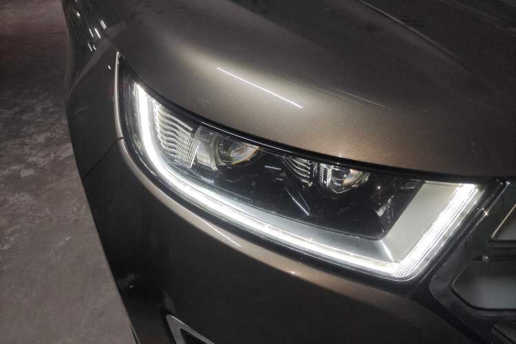 Used Ford Edge 2016 EcoBoost 245 Two-Wheel-Drive Titanium 7-Seater
