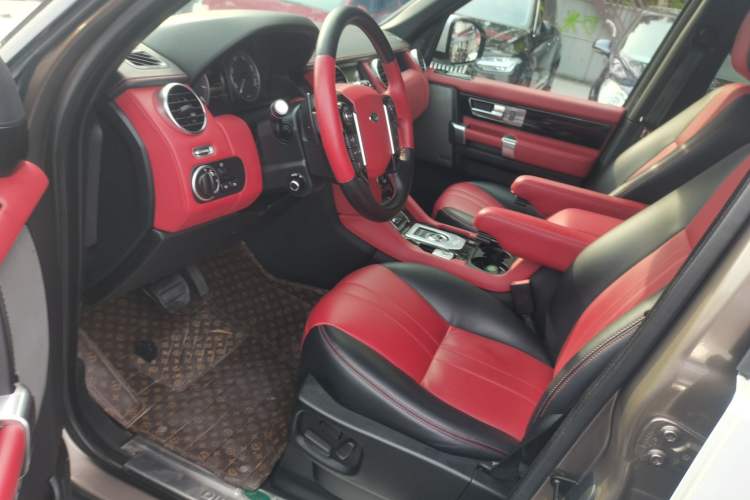 Used Land Rover Discovery 2015 3.0 SC V6 HSE Left Front Seat