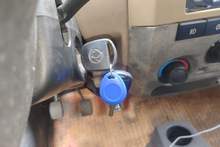 Used Dongfeng Xiaokang V27 2011 1.3L Standard Version BG13-20