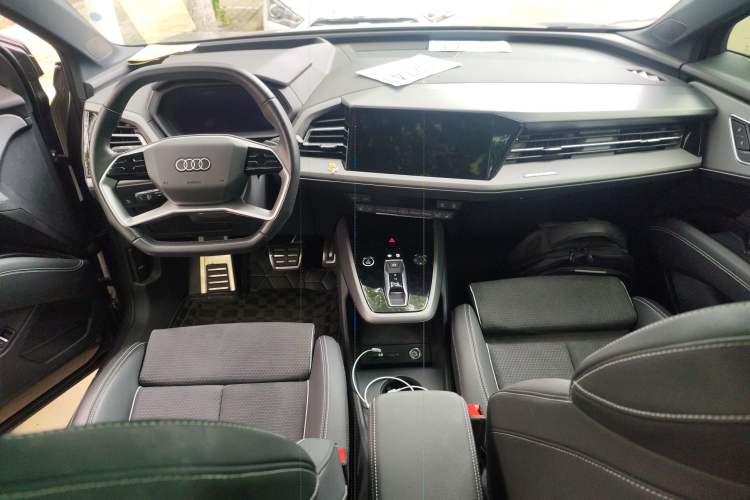 Used Audi Q5 e-tron 2022 40 e-tron Starlight Edition Mech Kit