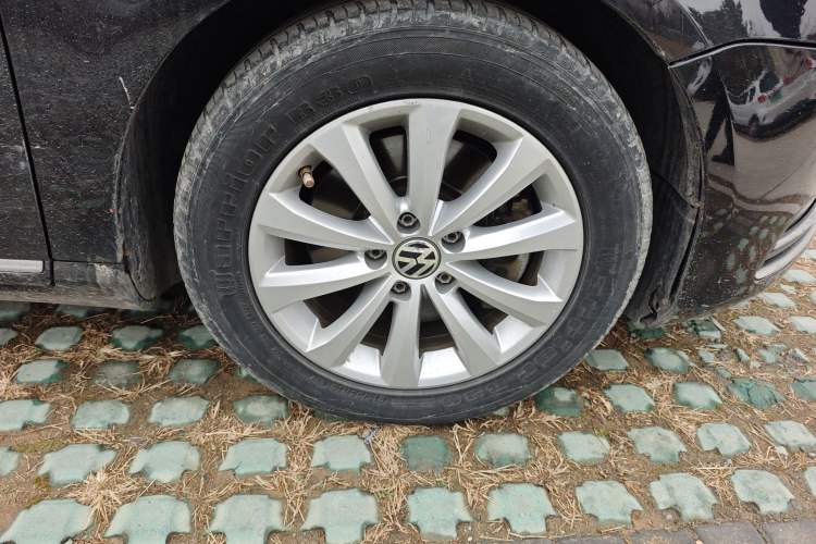 Used Volkswagen Magotan 2013 2.0 TSI Luxury Model
