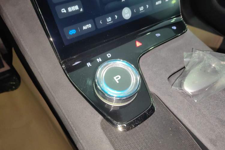 Used VOYAH PASSION 2023 Four-Wheel Drive Flagship Edition Gear Lever