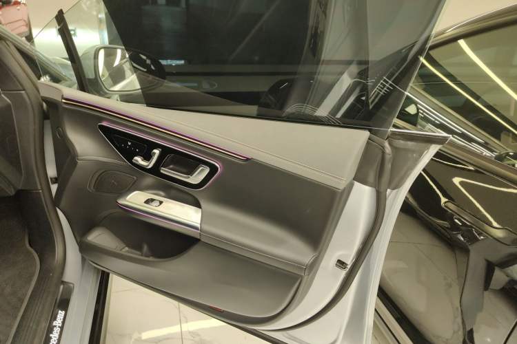 Used Mercedes-Benz EQE 2022 350 Luxury Edition Right Front Door Interior