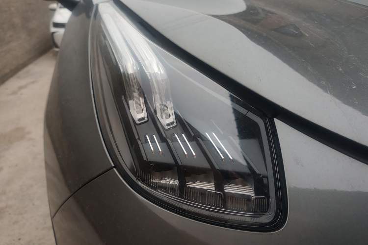 Used Lynk & Co 01 EM-P 2021 1.5TD PHEV Halo Right Front Headlight