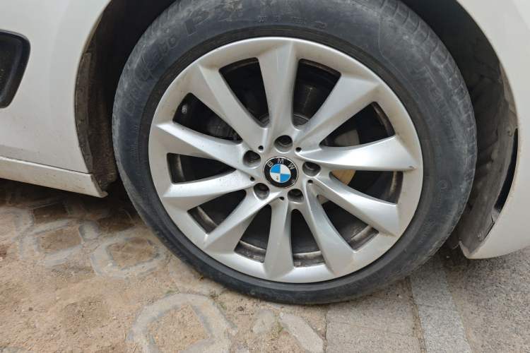 Used BMW 3 Series GT 2019 320i Sport Edition Right Front Wheel Hub