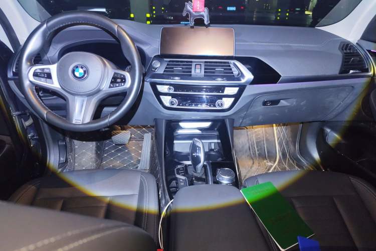 Used BMW X3 2020 xDrive25i M Sport Package Center Console