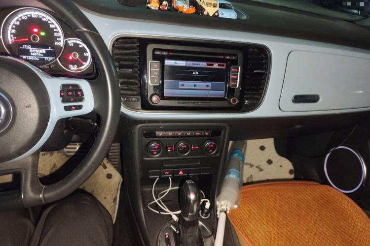 Used Volkswagen Beetle 2014 1.4TSI Luxury Model Audio And AC Panel