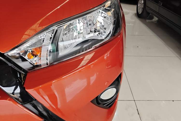 Used Toyota YARiS L Zhi Xuan 2015 1.5G Automatic Orange Limited Edition Left Front Headlight