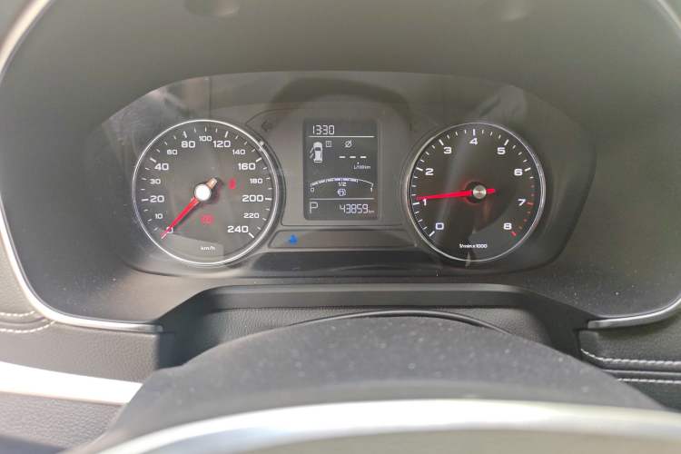 Used Roewe RX5 2019 20T Two-Wheel Drive Automatic 4G Connected Platinum Edition
