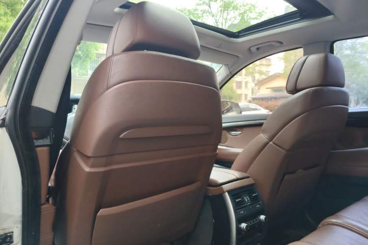 Used BMW 5 Series GT 2010 535i Leading Model Headliner