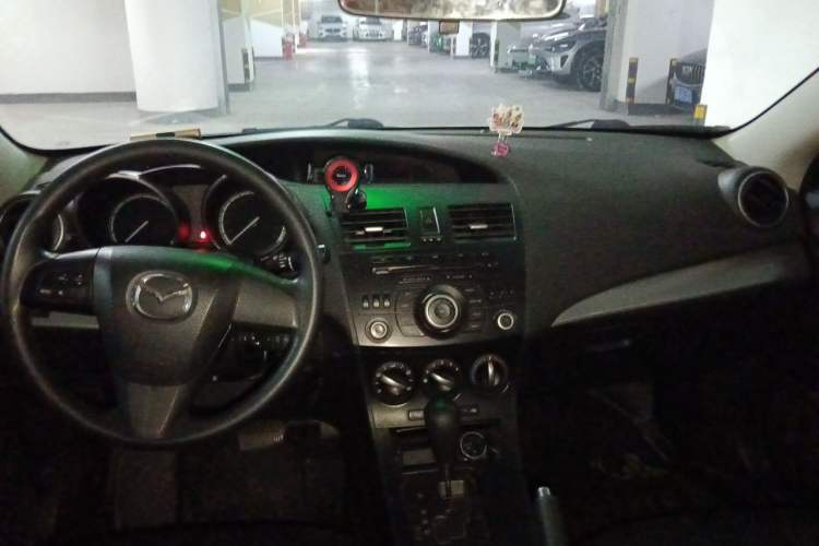 Used Mazda 3 2013 Hatchback 1.6L Automatic Elite Model
