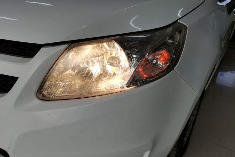 Used Chevrolet Sail 2013 Sedan 1.2L Manual Fashionable Happiness Edition