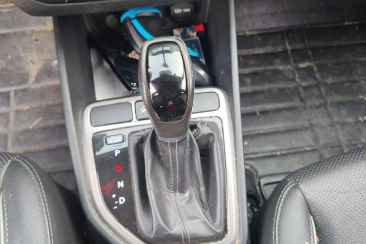 Used Hyundai ix25 2015 2.0L Automatic Two-Wheel Drive Intelligent GLS