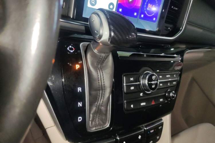 Used GAC Trumpchi M8 2018 320T Luxury Edition Gear Lever