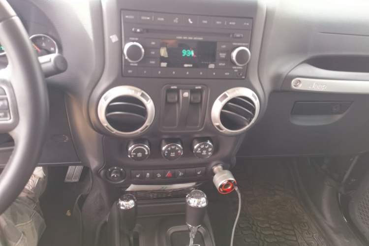 Used Jeep Wrangler 2015 3.6L Rubicon Two-Door Comfort Edition