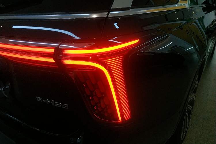 Used Hongqi E-HS9 2022 660 km Range Flagship Edition Four Seats