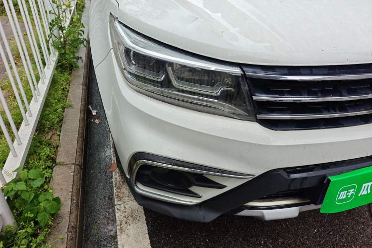 Used FORTHING Joyear X5 2017 Jingxiang Series 1.5T CVT Luxury Model Right Front Headlight