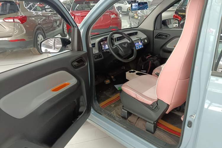 Used Wuling Hongguang MINIEV 2020 Freedom Version Lithium Iron Phosphate Driver Seat