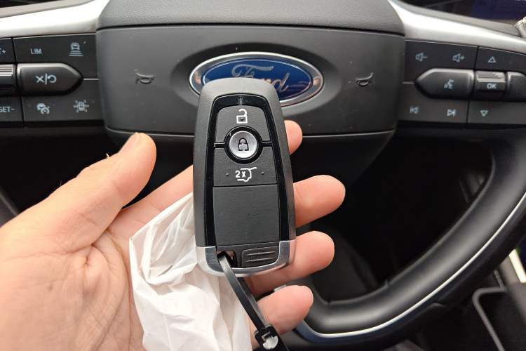 Used Ford Edge 2025 Escape L 2.0T EcoBoost Two-Wheel Drive 7-Seater Luxury Model
