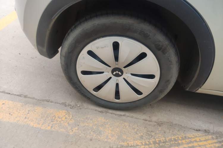Used Wuling Bingo 2023 203km Light Edition Right Rear Wheel Hub