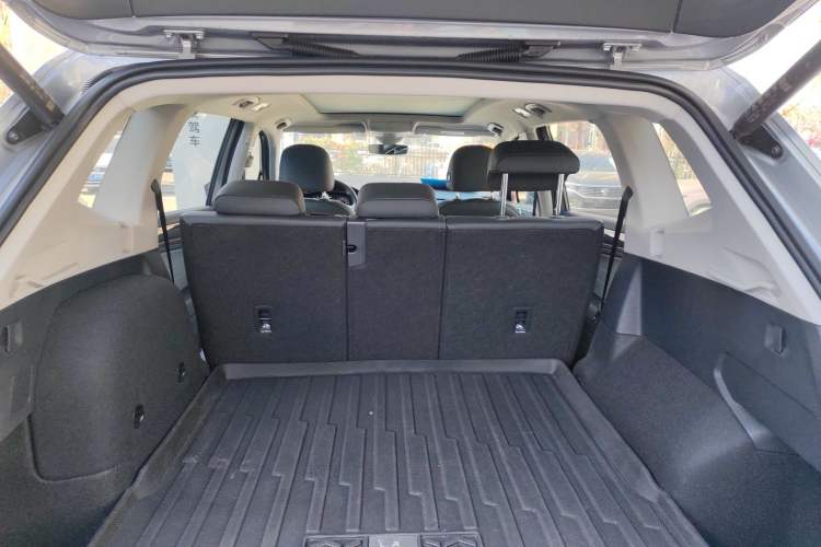 Used Volkswagen Tiguan L New Energy 2022 430 PHEV Plug-in Hybrid Flagship Edition Trunk