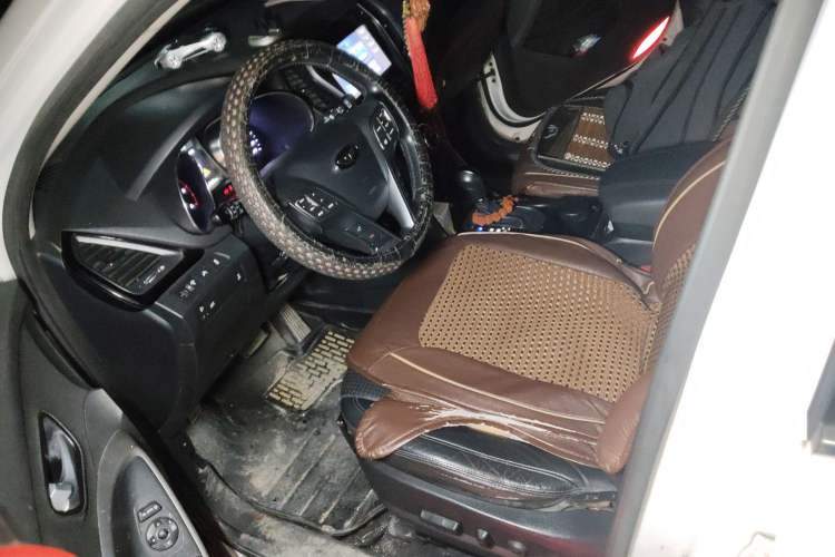 Used Hyundai Santa Fe Classic 2013 2.2T Four-Wheel Drive Comfort Edition with Navigation 7 Seats Left Front Seat