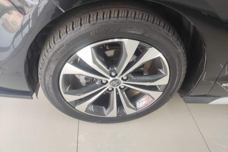 Used Toyota Granvia 2023 2.5L Hybrid Prestige PLUS Edition Left Front Wheel Hub