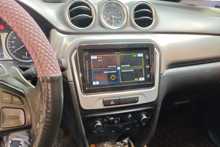 Used Suzuki Vitara 2016 1.4T Automatic Two-Wheel Drive Elite Model Audio And AC Panel