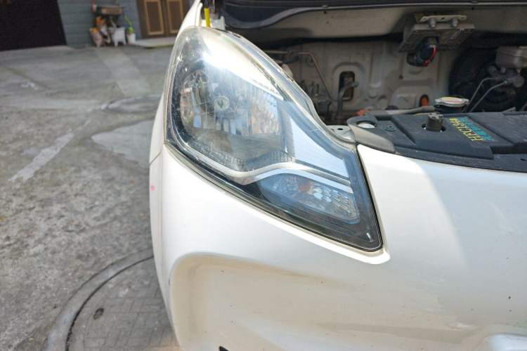 Used CHANGAN Benni E-Star 2021 National Edition Colorful Version Lithium Iron Phosphate (31.86 kWh) Right Front Headlight