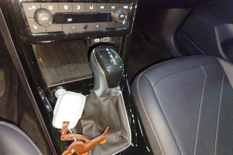 Used Volkswagen Tharu 2025 NewRui 300TSI Prestige Edition