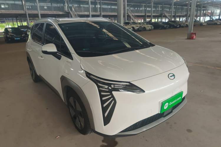 Used AION Y 2023 Younger Front Right 45 Deg