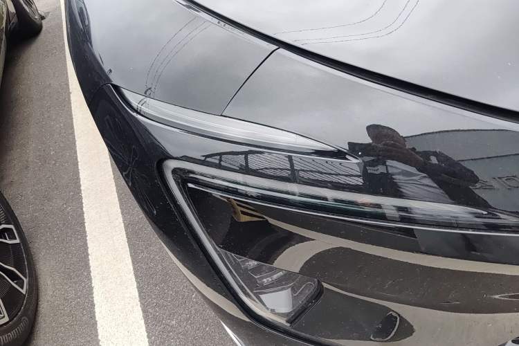 Used Avatr 12 2025 Updated Ultra All-Electric Four-Wheel Drive Right Front Headlight