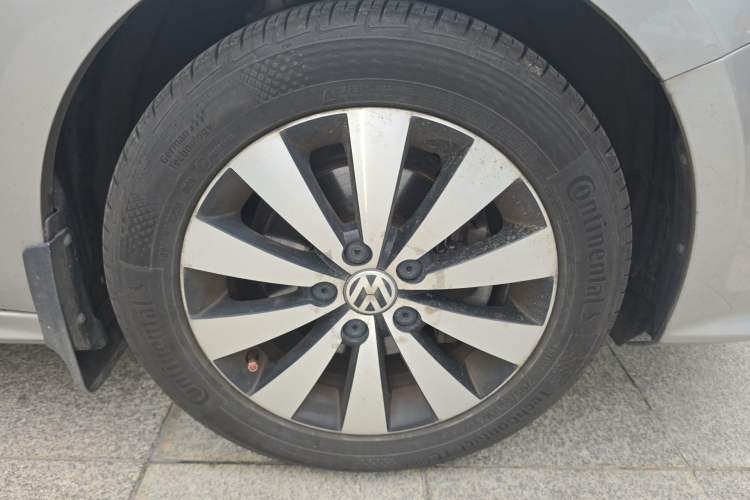 Used Volkswagen Sagitar 2018 180TSI DSG Prestige Edition Right Front Wheel Hub