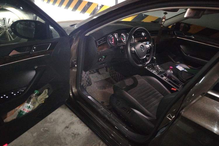 Used Volkswagen Magotan 2018 330TSI DSG Luxury Model Driver Seat