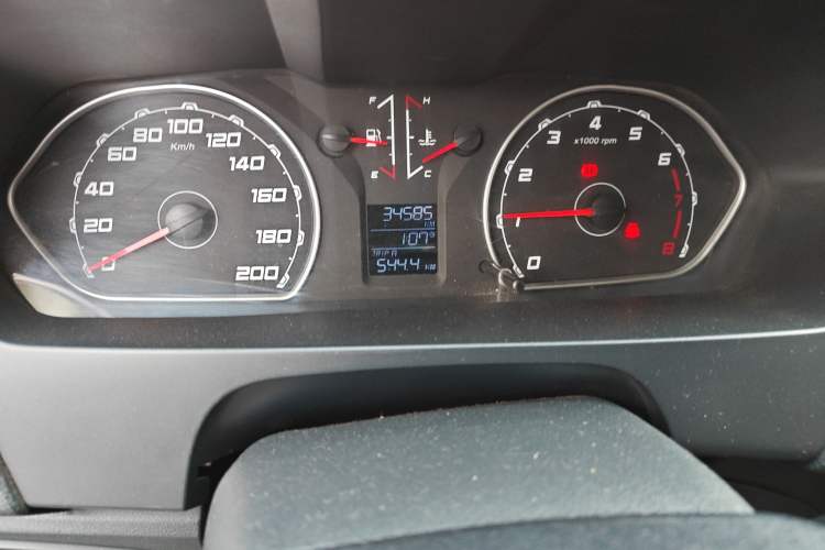 Used Leopaard Q6 2015 2.4L Manual 4x4 Excellence Edition
