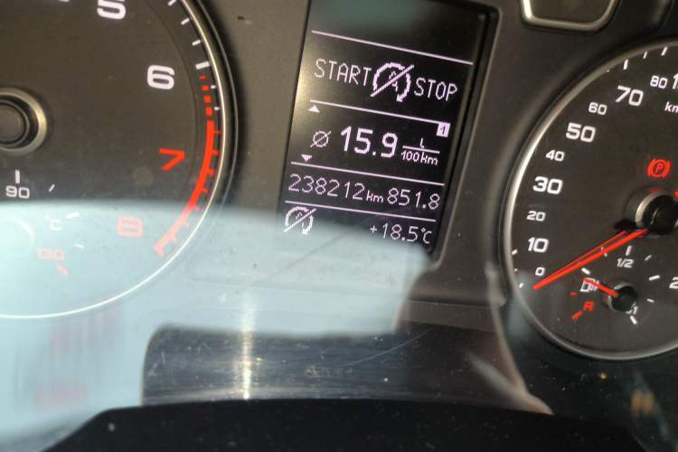 Used Audi Q3 2013 35 TFSI Ambition Edition Odometer Close Up