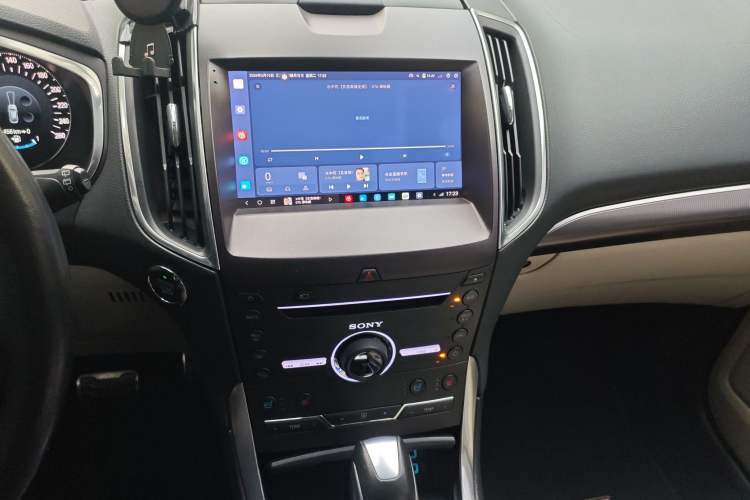 Used Ford Edge 2015 2.0T GTDi Four-Wheel Drive Prestige Model
