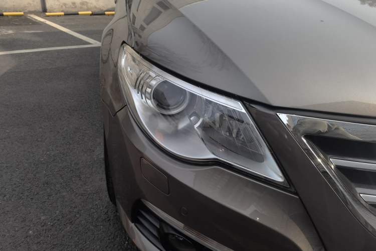 Used Volkswagen FAW-Volkswagen CC 2011 1.8TSI Luxury Model Right Front Headlight