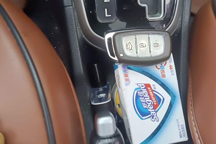 Used Hyundai Verna Ray 2014 1.6L Automatic TOP Interior 1