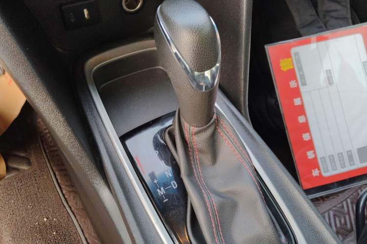 Used Chevrolet Monza 2020 Light Hybrid Redline 320T Dual-Clutch Joyful Edition Gear Lever